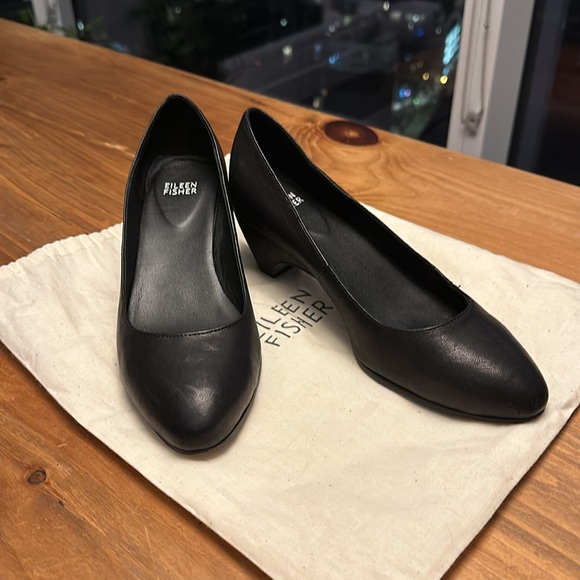 Eileen fisher black leather pumps with curved heel Size 8 1/2 8.5 - Picture 8 of 10